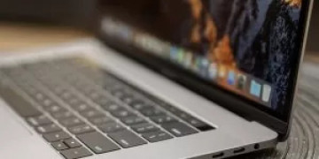 В США запретили брать в самолет MacBook Pro с огнеопасными батареями